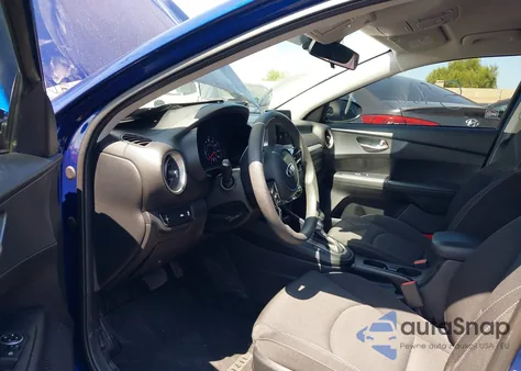 2020 Kia Forte Lxs z USA, uszkodzony, nr VIN 3KPF24AD7LE259349